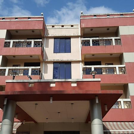 Le Royale Hotel Dadra Kültér fotó
