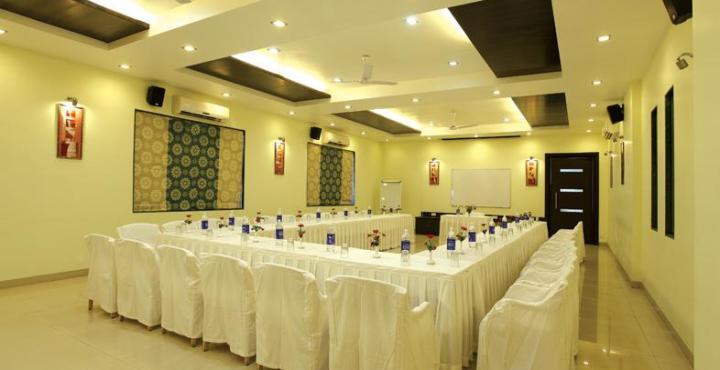 Le Royale Hotel Dadra Kültér fotó