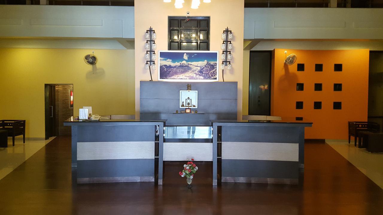 Le Royale Hotel Dadra Kültér fotó