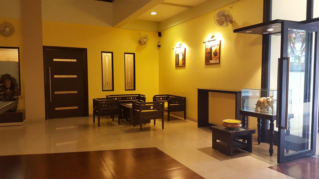 Le Royale Hotel Dadra Kültér fotó