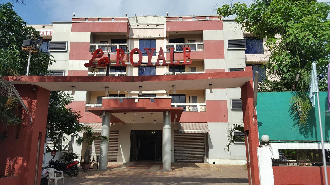 Le Royale Hotel Dadra Kültér fotó