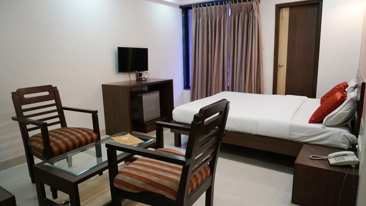 Le Royale Hotel Dadra Kültér fotó